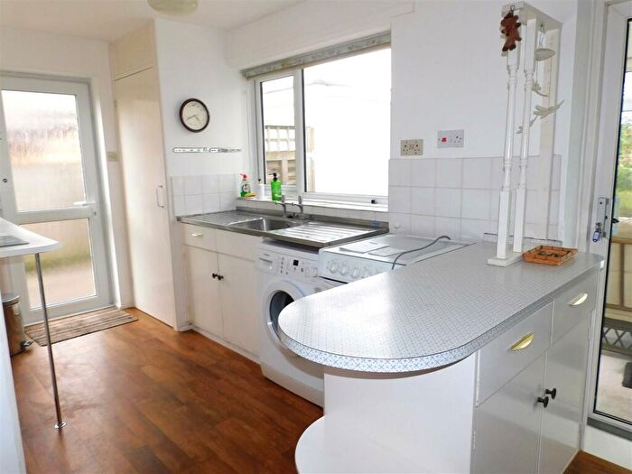 2 Bedroom Detached Bungalow For Sale In Scalwell Lane, Seaton, EX12