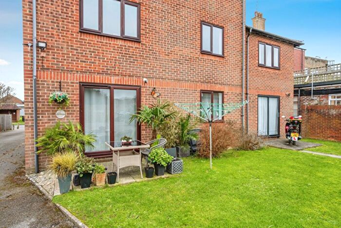 1 Bedroom Flat For Sale In Elmer Road, Bognor Regis, PO22