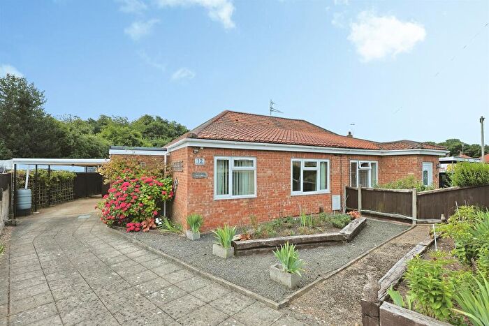 2 Bedroom Semi-Detached Bungalow For Sale In Oval Road, Norwich, NR5
