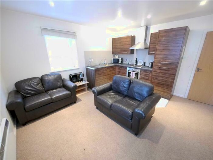 2 Bedroom Flat To Rent In Flat, Devon Road, LS2