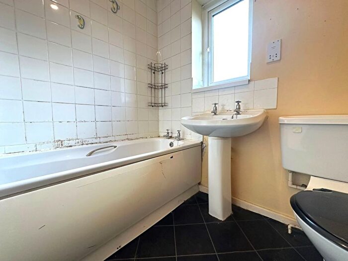 2 Bedroom Semi-Detached House For Sale In Billinge Street, Blackburn, BB1