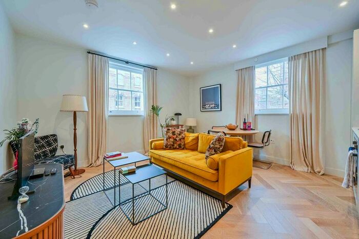 1 Bedroom Flat To Rent In Charlotte Street, Fitzrovia, London, W1T