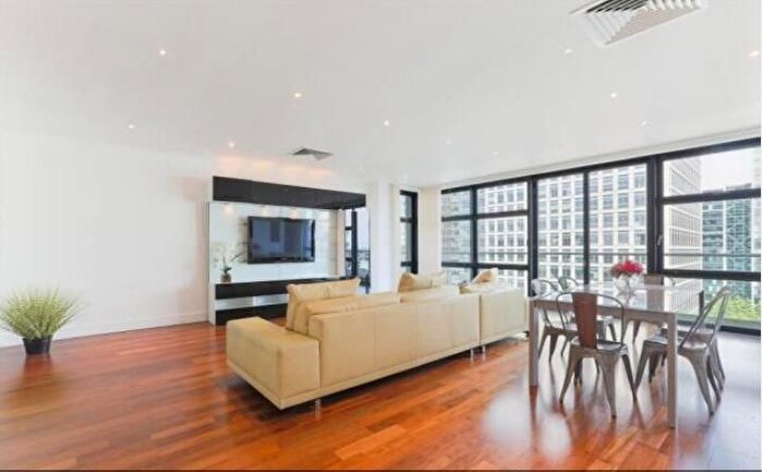 3 Bedroom Flat To Rent In Discovery Dock, London, E14