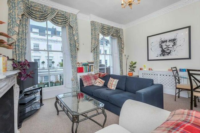 2 Bedroom Flat For Sale In Alderney Street, London, SW1V