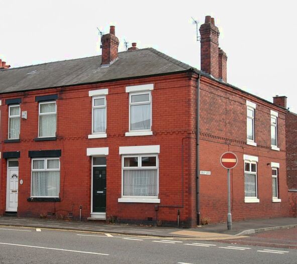 3 Bedroom End Of Terrace House To Rent In Broadstone Road, Reddish, SK5