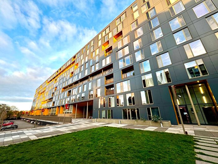 2 Bedroom Flat To Rent In The Avenue, Leeds, West Yorkshire, LS9