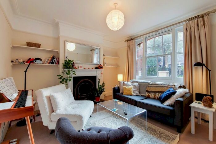 2 Bedroom Flat For Sale In Arnold Mansions, Queen's Club Gardens, London, Greater London, W14