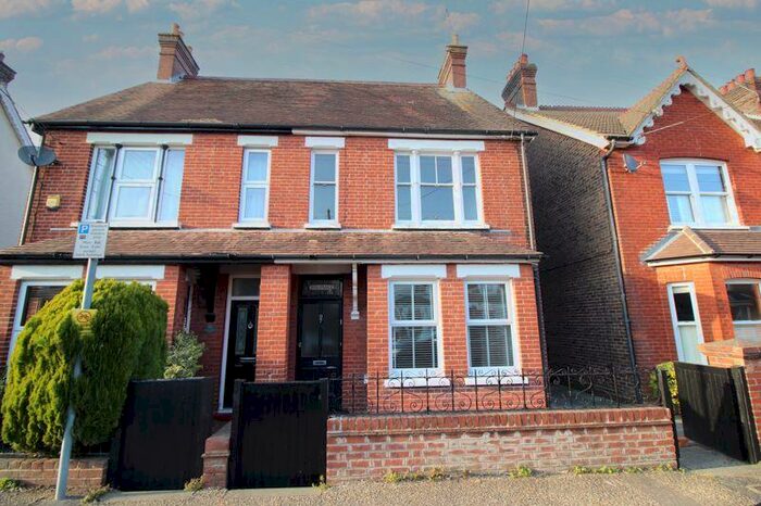 1 Bedroom Apartment To Rent In Hazelwick Road, Crawley, RH10