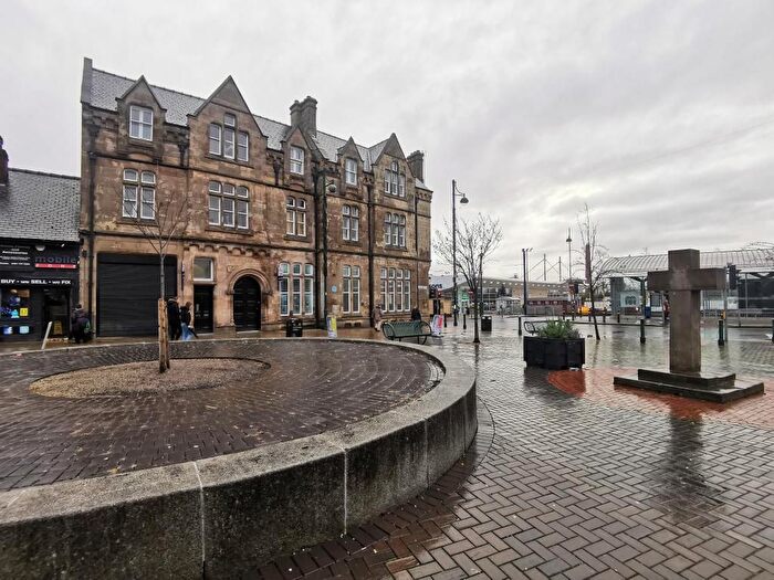 3 Bedroom Flat To Rent In Regent Street, Eccles, Salford, M30