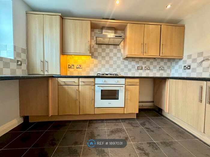 2 Bedroom Flat To Rent In Chetwynd Court, Stockton-On-Tees, TS19