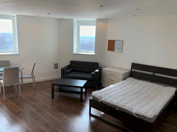 Studio To Rent In Blue, Media City Uk, Salford M50