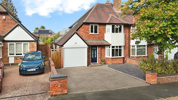 3 Bedroom Semi Detached House For Sale In Lillington Close, Leamington Spa, CV32