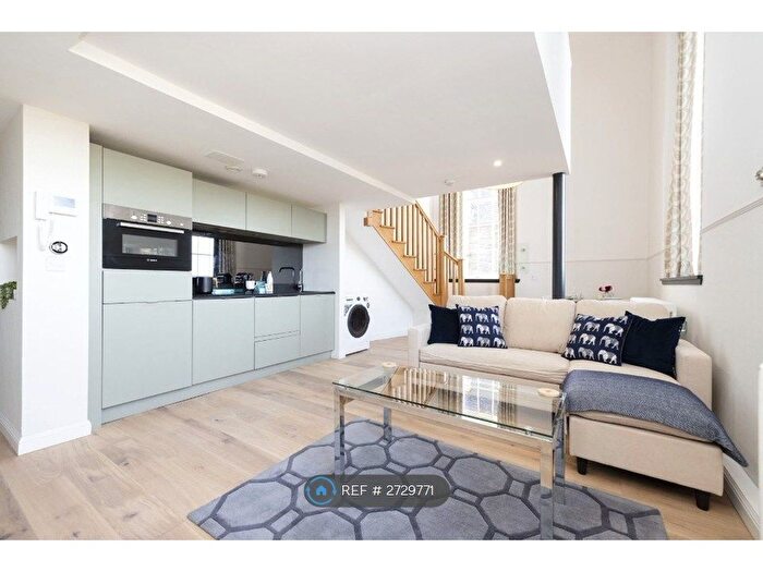 1 Bedroom Flat To Rent In Mcdonald Road, Edinburgh, EH7