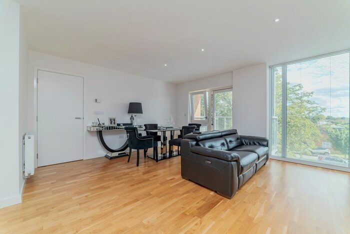 1 Bedroom Flat To Rent In Porters Way, West Drayton, UB7