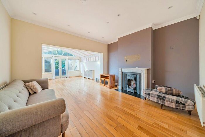 5 Bedroom Terraced House To Rent In Alexandra Park Road, Alexandra Park, London, N22