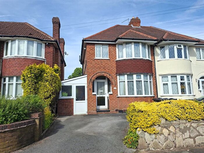 3 Bedroom Semi-Detached House For Sale In Herondale Road, Yardley, Birmingham, B26