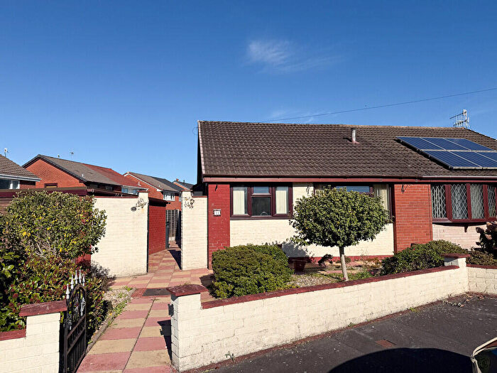 2 Bedroom Semi-Detached Bungalow To Rent In Bosinney Close, Fenpark, Stoke-on-Trent, ST4