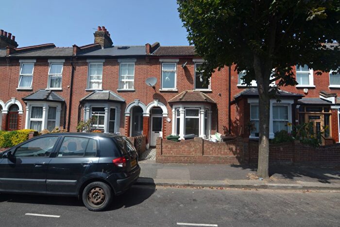 Terraced House To Rent In Leyton, London, E10