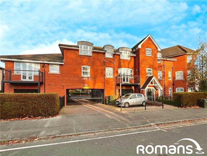 2 Bedroom Apartment For Sale In Burnham Court, Fairford Road, Maidenhead, SL6