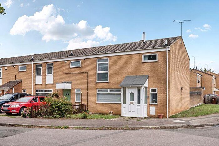 3 Bedroom Terraced House For Sale In Appleby Close, Banbury - No Onward Chain, OX16