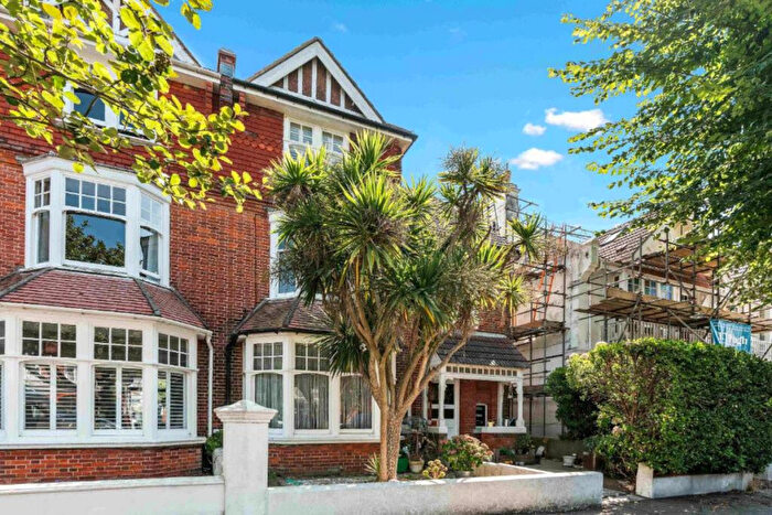 2 Bedroom Flat For Sale In Carlisle Road, Hove., BN3