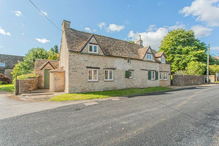 3 Bedroom Detached House To Rent In Tetbury Road, Willesley, GL8