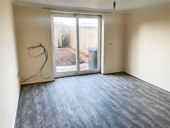 2 Bedroom Terraced House For Sale In Middle Close, Swadlincote, Derbyshire, DE11