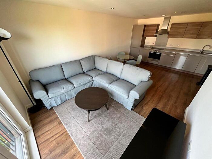 2 Bedroom Flat To Rent In Alto Block C, Sillavan Way, Salford, M3