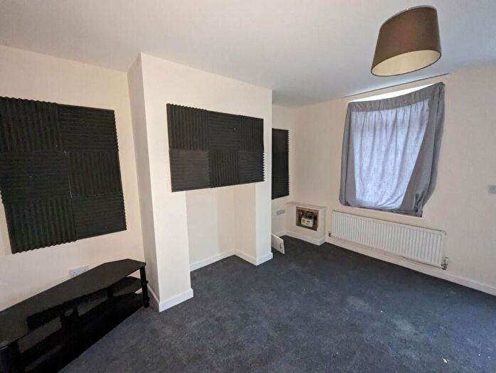 2 Bedroom House To Rent In Bond Street, Wombwell, S73