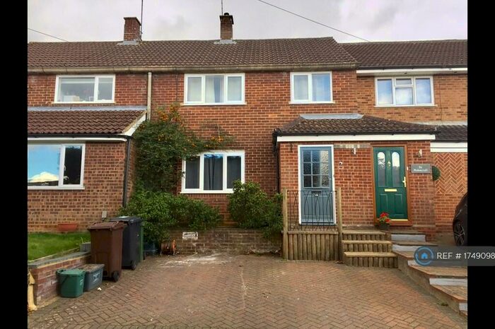 3 Bedroom Terraced House To Rent In Molescroft, Harpenden, AL5