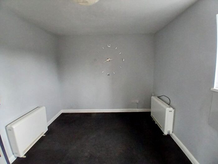 2 Bedroom Flat To Rent In Langer Street, Hexthorpe, DN4