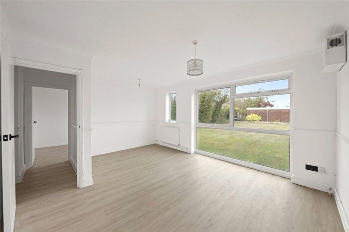 2 Bedroom Flat For Sale In Glebe Avenue, Ruislip, HA4