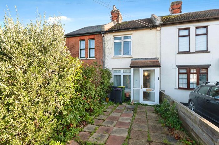 2 Bedroom Semi Detached House For Sale In Trinity Road, Rayleigh, Essex, SS6