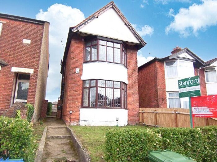 4 Bedroom Detached House For Sale In Broadlands Road, Portswood, Southampton, SO17