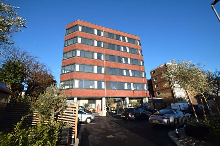 1 Bedroom Apartment To Rent In Upperton Road, Eastbourne, BN21