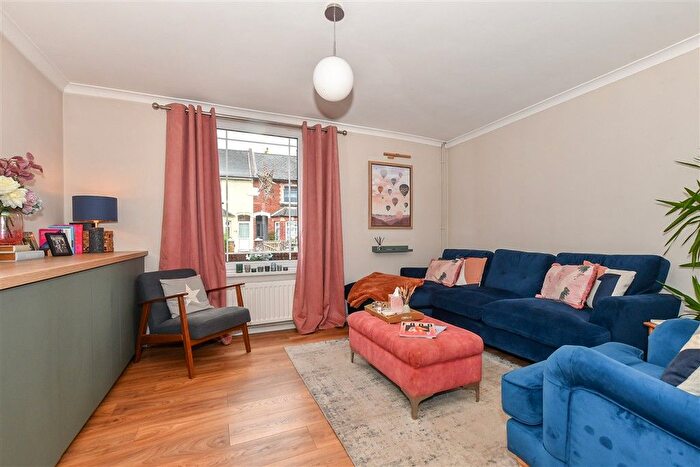 3 Bedroom End Of Terrace House For Sale In Beaver Road, Ashford, Kent, TN23