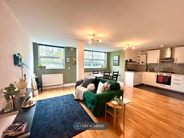 2 Bedroom Flat To Rent In London Road, Reading, RG1