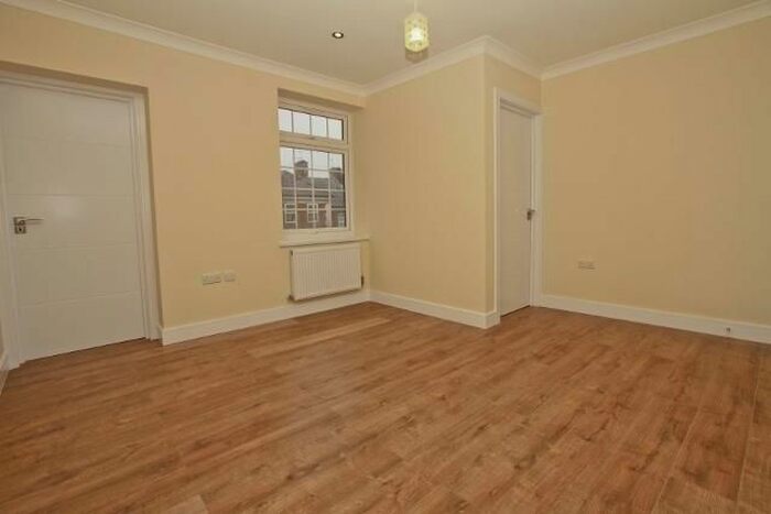 3 Bedroom Flat To Rent In Park Way, Ruislip, HA4