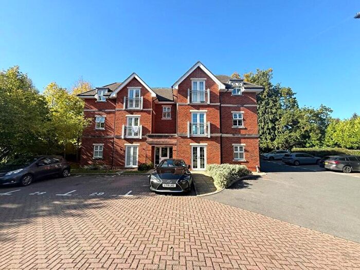 2 Bedroom Apartment To Rent In Fleet, GU51