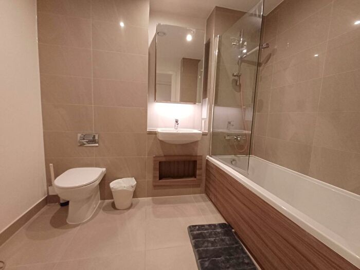 2 Bedroom Flat To Rent In Kite Close, London, SE2