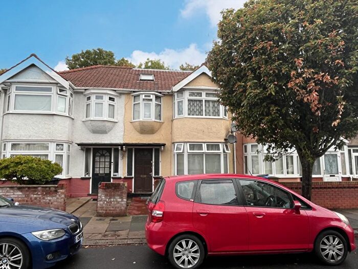 3 Bedroom Property For Sale In Rosemary Avenue, Edmonton, London, N9