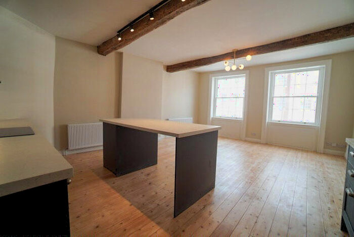1 Bedroom Flat To Rent In Lower Bridge Street, Chester, Cheshire, CH1