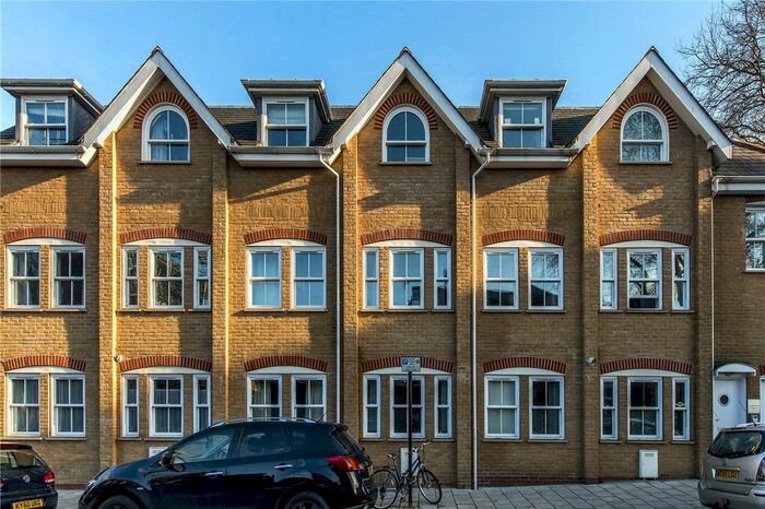 1 Bedroom Flat To Rent In Guernsey Grove, Herne Hill, London, SE24