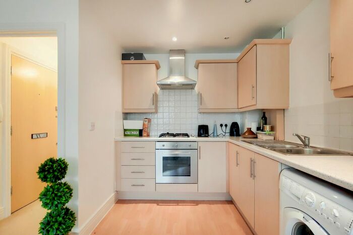 1 Bedroom Flat To Rent In Corbins Lane, South Harrow, HA2