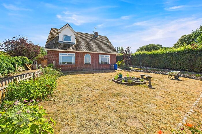 3 Bedroom Bungalow For Sale In Buckenham Road, Strumpshaw, Norwich, NR13