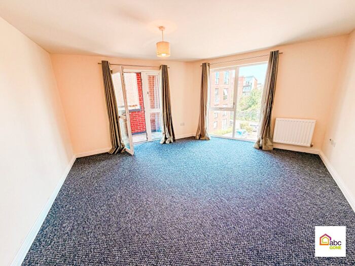 2 Bedroom Flat To Rent In Draper Close, Grays, RM20