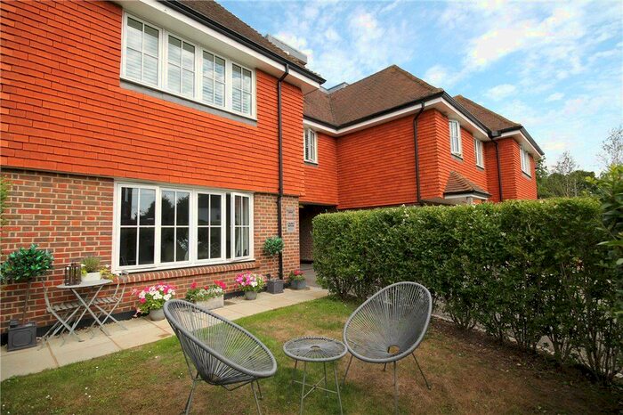 2 Bedroom Flat To Rent In Chequers Lane, Walton On The Hill, KT20