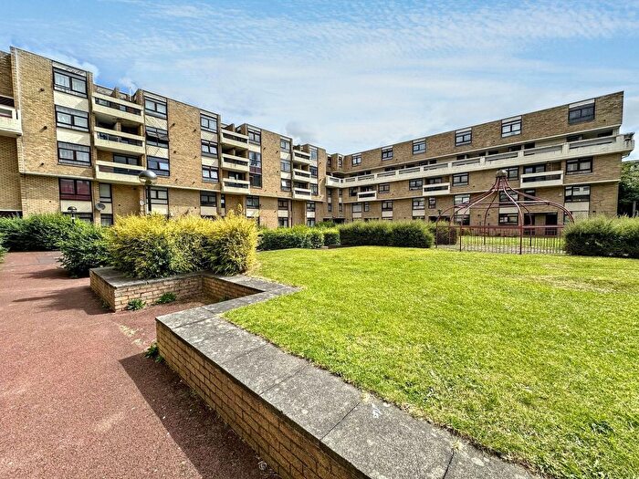 2 Bedroom Maisonette For Sale In Collingwood Court, Washington, NE37