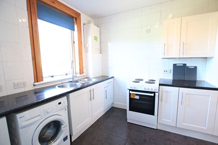 2 Bedroom Flat To Rent In Lime Street, Dundee, DD2