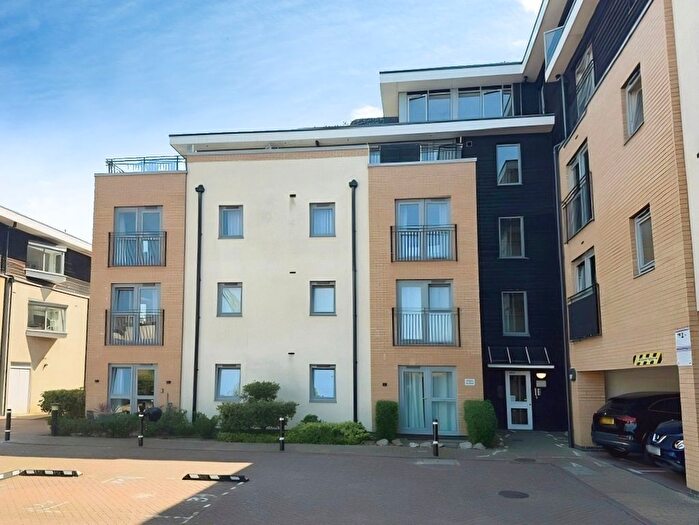 2 Bedroom Flat For Sale In Pavilions, Windsor, Berkshire, SL4